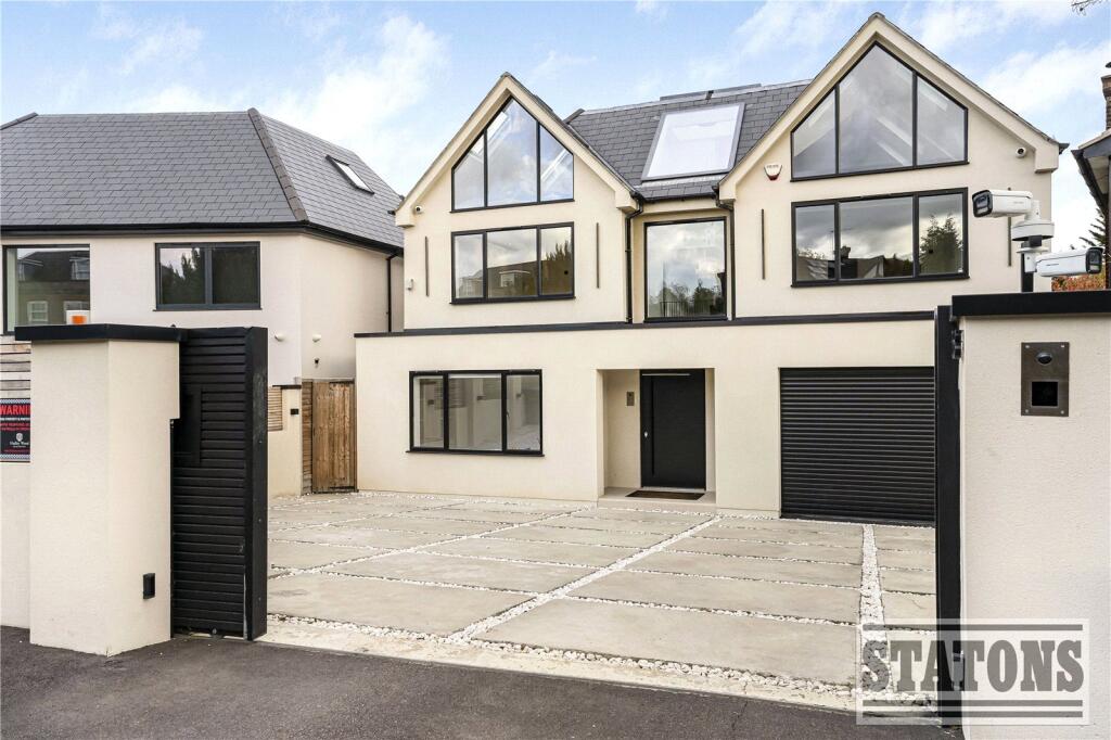 6 bed Detached for rent in Hadley Wood. From Statons 6 bed Detached for rent in Hadley Wood. From Statons