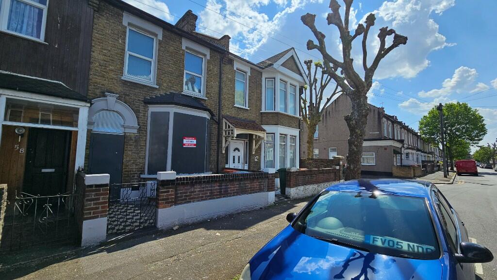2 bed Mid Terraced House for rent in London. From Stein McBride Property Co