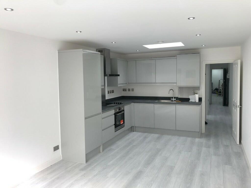 2 bed Apartment for rent in London. From Stein McBride Property Co. Limited - London & Essex 2 bed Apartment for rent in London. From Stein McBride Property Co. Limited - London & Essex