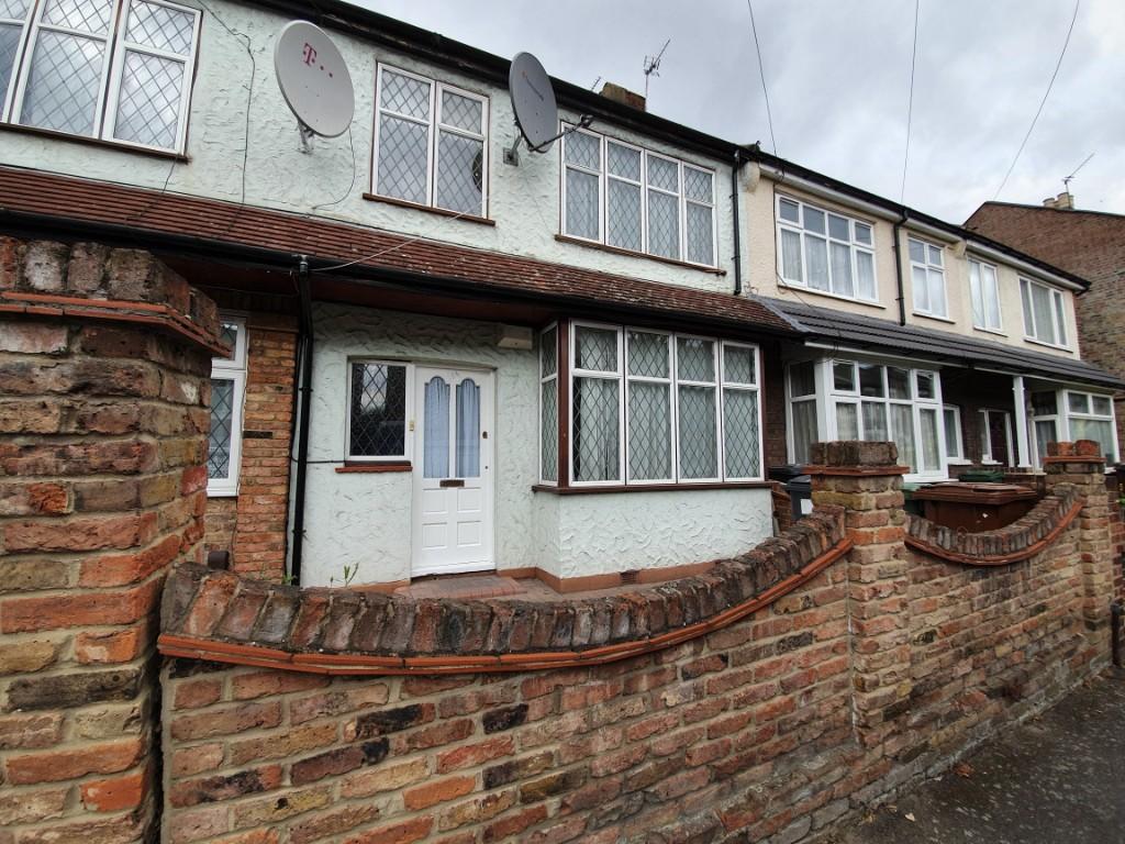 3 bed Mid Terraced House for rent in London. From Stein McBride Property Co. Limited - London & Essex