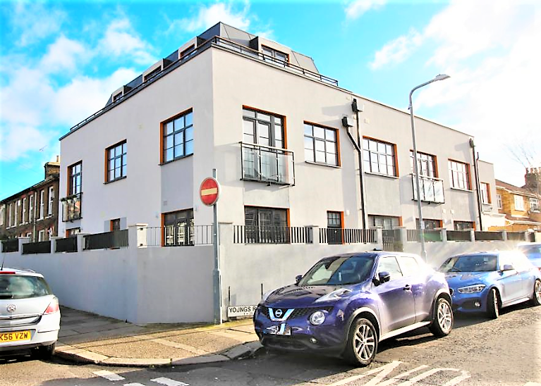 2 bed Duplex for rent in Ilford. From Stein McBride Property Co. Limited - London & Essex