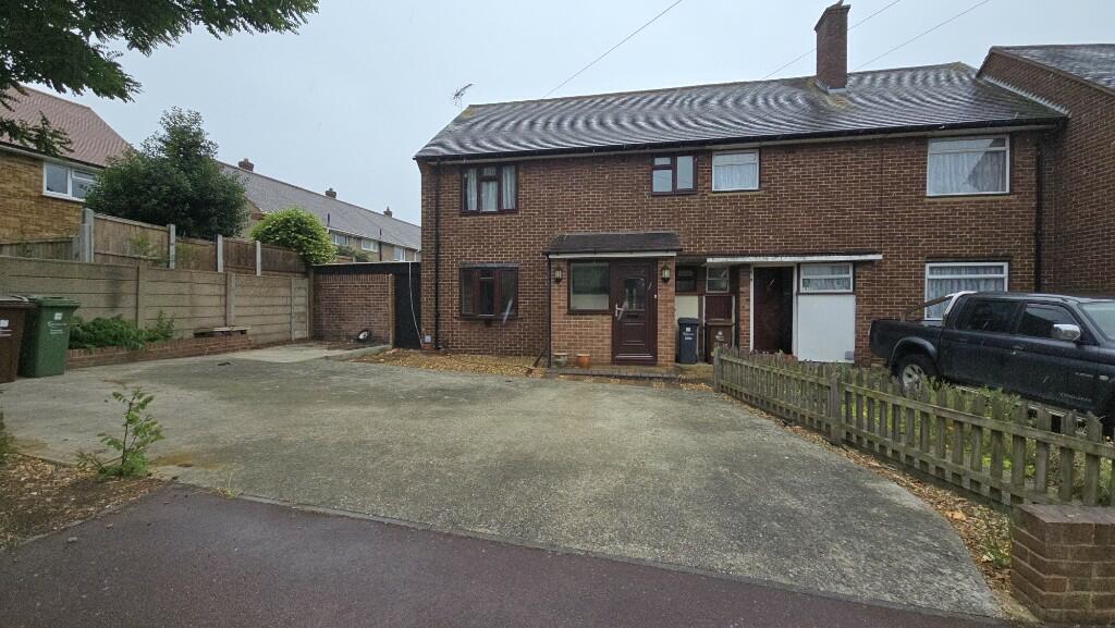 3 bed Semi Detached for rent in London. From Stein McBride Property Co. Limited - London & Essex