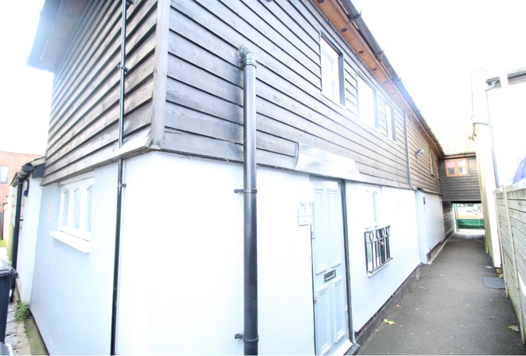 1 bed Cottage for rent in Epping. From Stein McBride Property Co. Limited - London & Essex