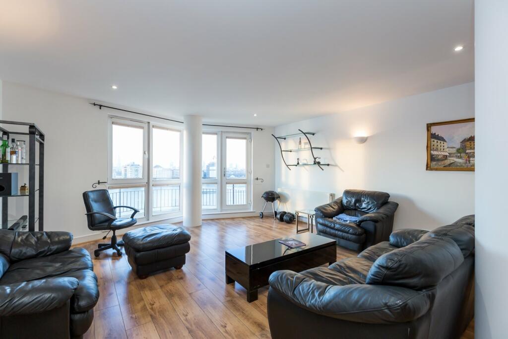 3 bed Apartment for rent in London. From Stirling Ackroyd