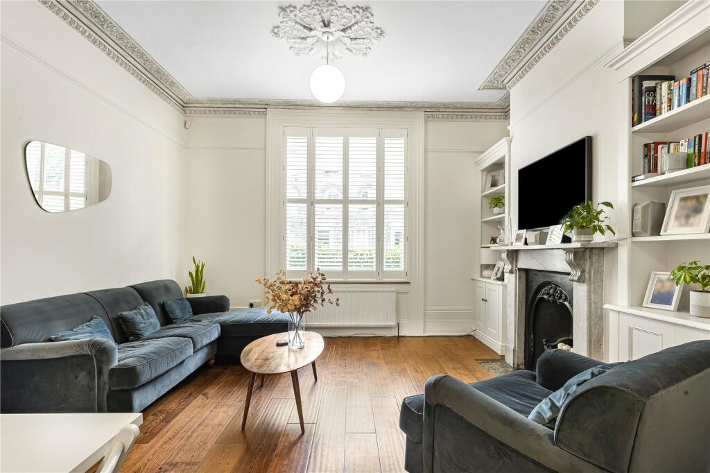 2 bed House (unspecified) for rent in London. From Stirling Ackroyd