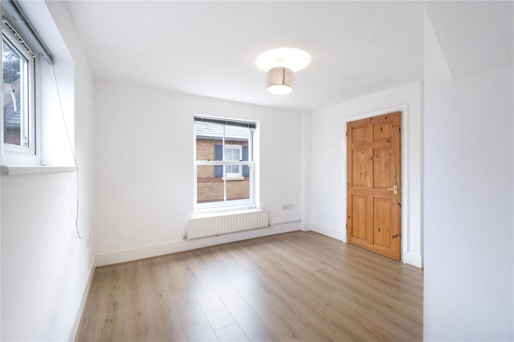 2 bed Semi Detached for rent in London. From Stirling Ackroyd - Canary Wharf
