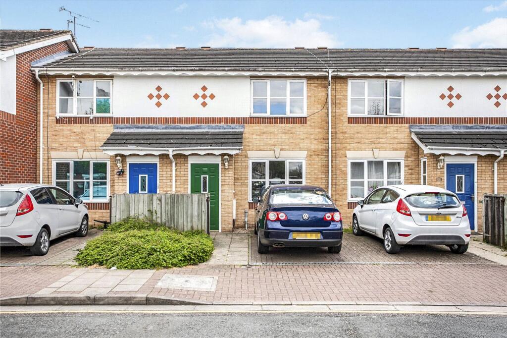 2 bed Mid Terraced House for rent in London. From Stirling Ackroyd - Canary Wharf