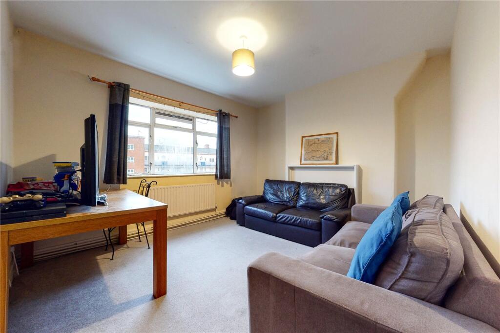 3 bed Apartment for rent in London. From Stirling Ackroyd - Canary Wharf