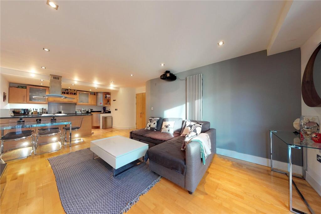 2 bed Apartment for rent in Poplar. From Stirling Ackroyd - Canary Wharf