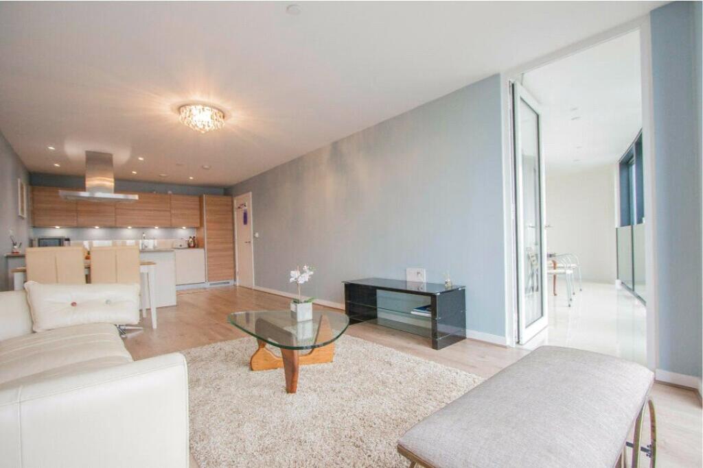 2 bed Apartment for rent in Stratford. From Stirling Ackroyd - Canary Wharf