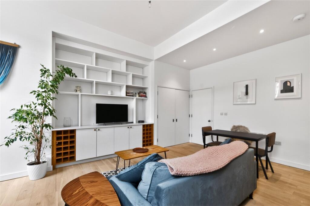 1 bed Apartment for rent in West Ham. From Stirling Ackroyd - Canary Wharf