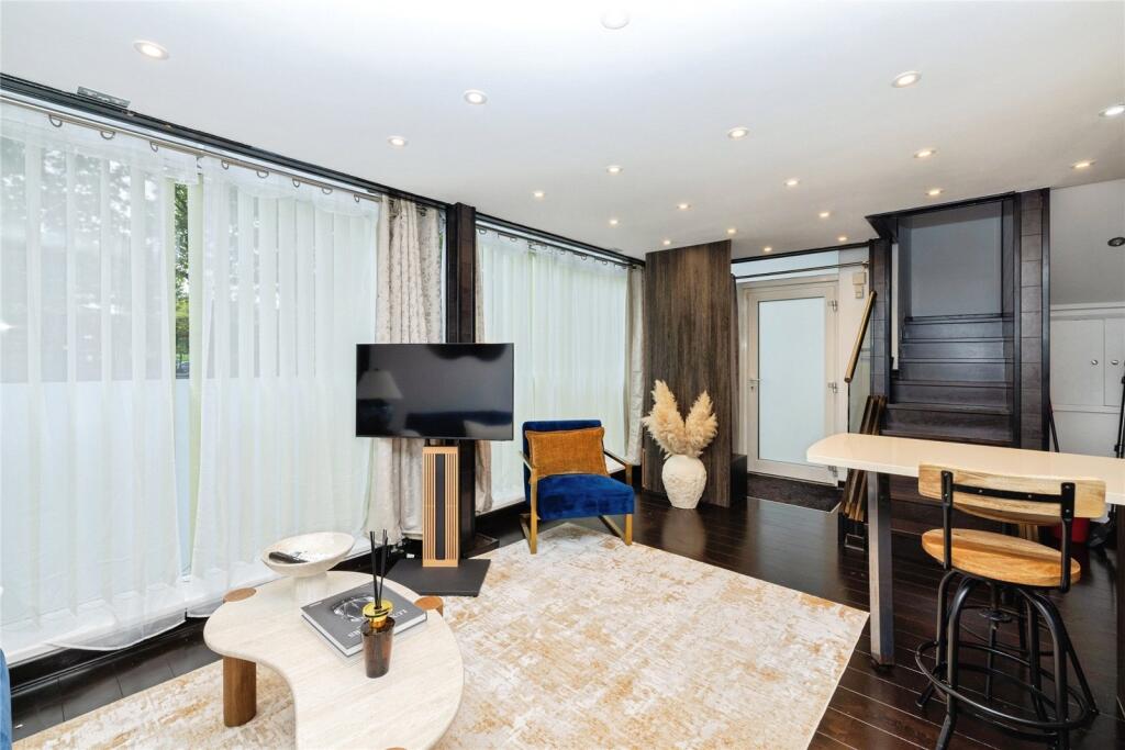 1 bed Apartment for rent in Bermondsey. From Stirling Ackroyd - Canary Wharf