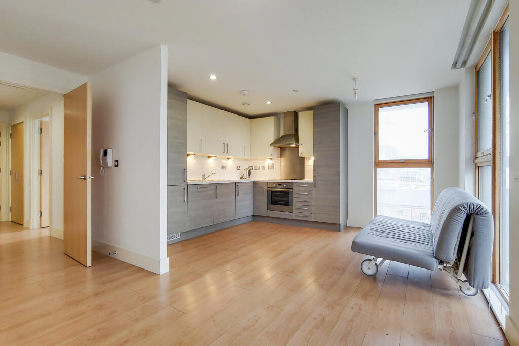 2 bed Apartment for rent in Poplar. From Stirling Ackroyd - Canary Wharf