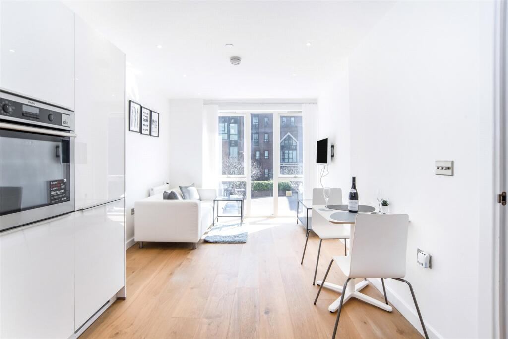 1 bed Apartment for rent in Poplar. From Stirling Ackroyd - Canary Wharf