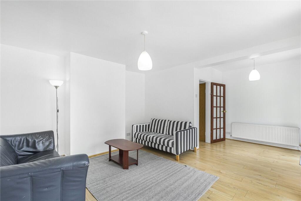 3 bed End of Terrace for rent in London. From Stirling Ackroyd - Canary Wharf