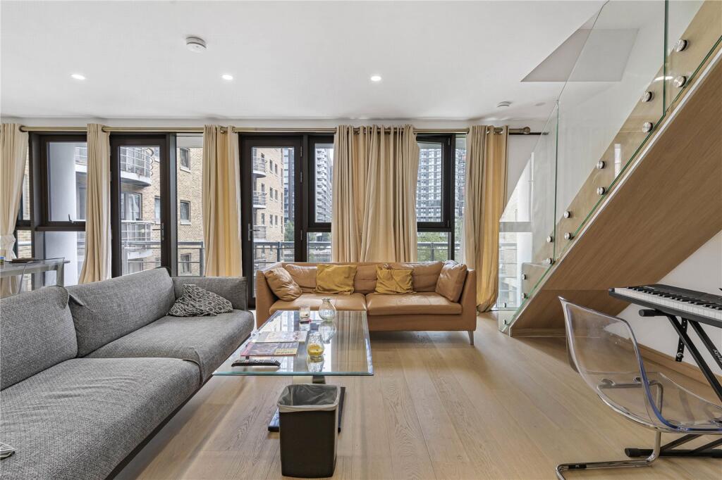 3 bed Apartment for rent in London. From Stirling Ackroyd - Canary Wharf