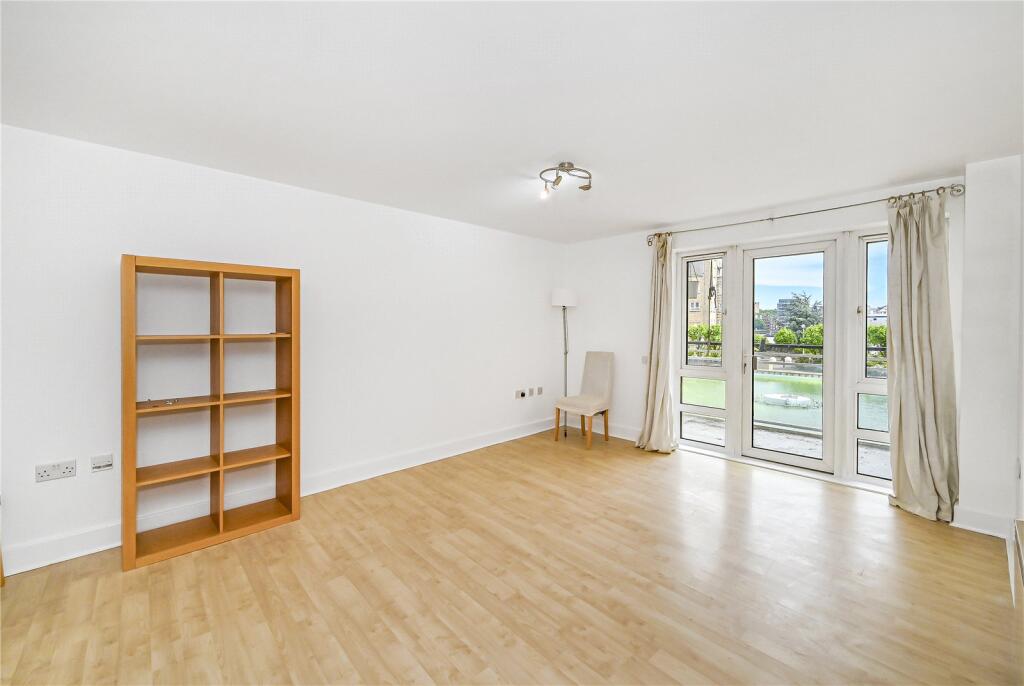 2 bed Apartment for rent in Poplar. From Stirling Ackroyd - Canary Wharf 2 bed Apartment for rent in Poplar. From Stirling Ackroyd - Canary Wharf