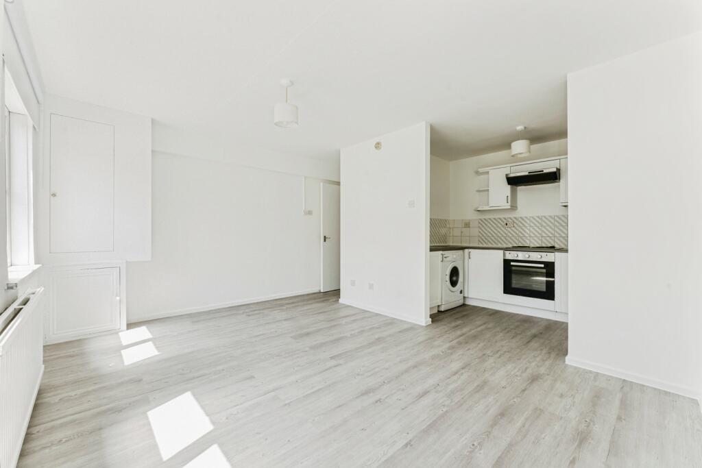 1 bed Apartment for rent in West Ham. From Stirling Ackroyd - Canary Wharf