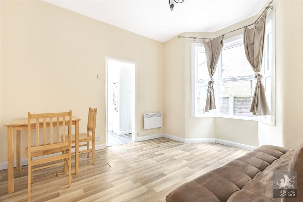 2 bed Apartment for rent in Wanstead. From Stirling Ackroyd - Canary Wharf
