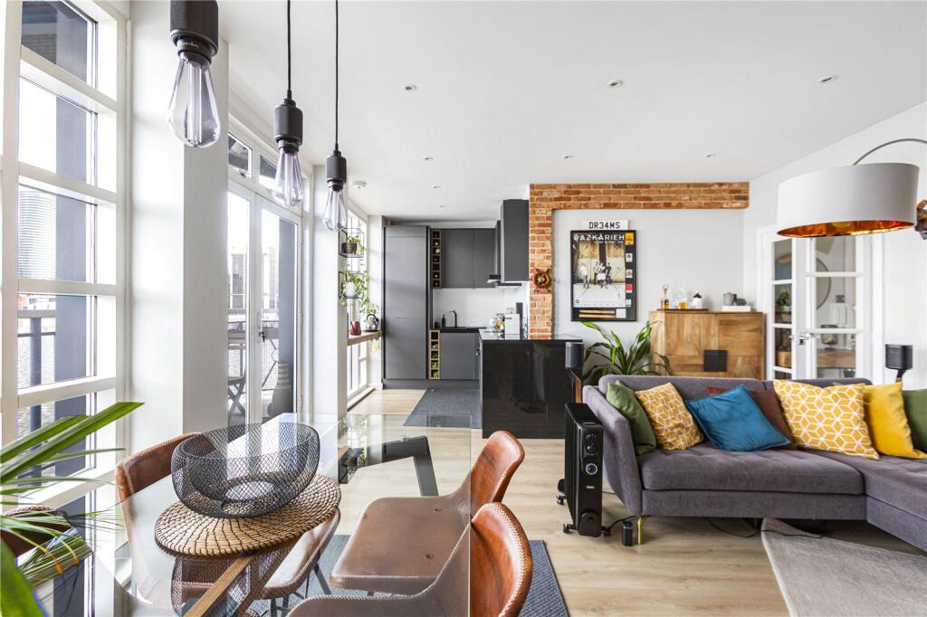 2 bed Apartment for rent in Poplar. From Stirling Ackroyd - Canary Wharf
