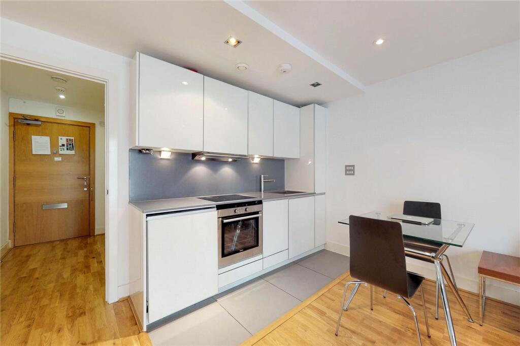 4 bed Studio for rent in London. From Stirling Ackroyd - Canary Wharf