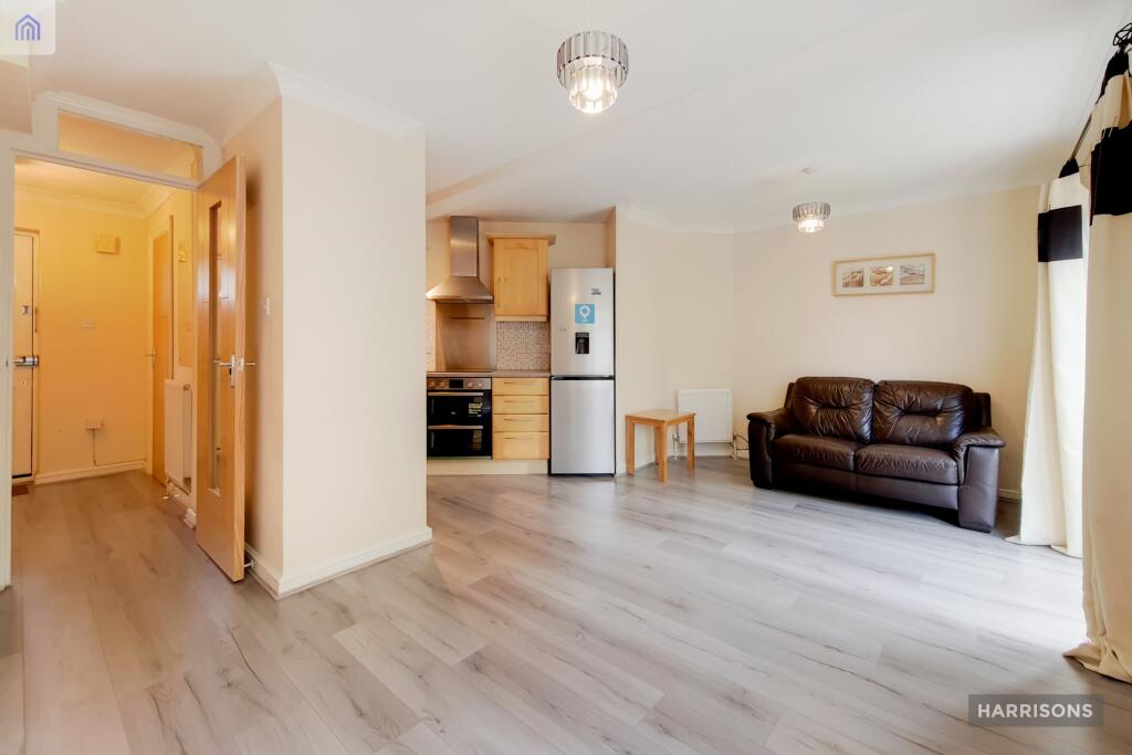 2 bed Mid Terraced House for rent in London. From Stirling Ackroyd - Canary Wharf