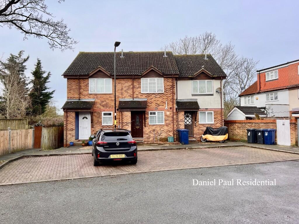 2 bed Mid Terraced House for rent in Greenford. From Daniel Paul - London
