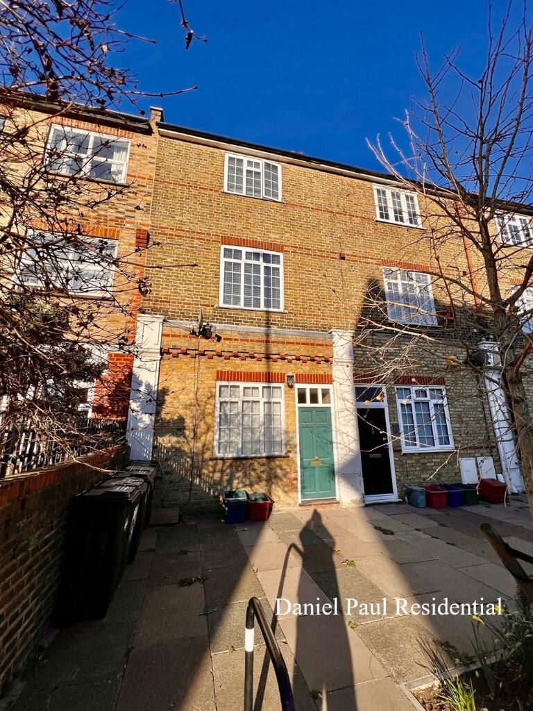 3 bed Town House for rent in Brentford. From Daniel Paul - London