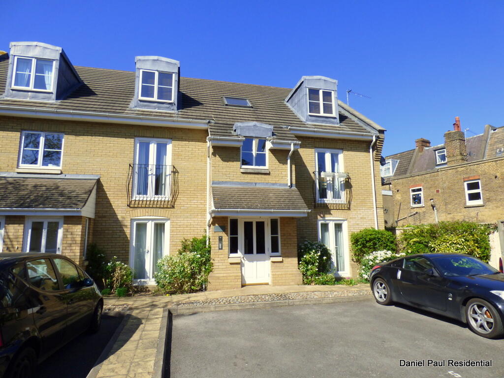 1 bed 1st Floor Flat for rent in Surbiton. From Daniel Paul - London 1 bed 1st Floor Flat for rent in Surbiton. From Daniel Paul - London