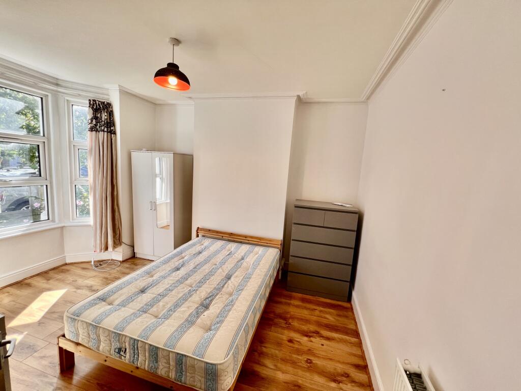 4 bed Mid Terraced House for rent in Greenford. From Daniel Paul - London 4 bed Mid Terraced House for rent in Greenford. From Daniel Paul - London
