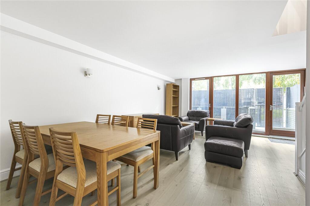 3 bed Apartment for rent in Stepney. From Stirling Ackroyd Sales - New Homes 3 bed Apartment for rent in Stepney. From Stirling Ackroyd Sales - New Homes