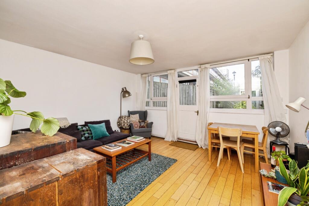 3 bed Annexe for rent in Islington. From Stirling Ackroyd Sales - New Homes