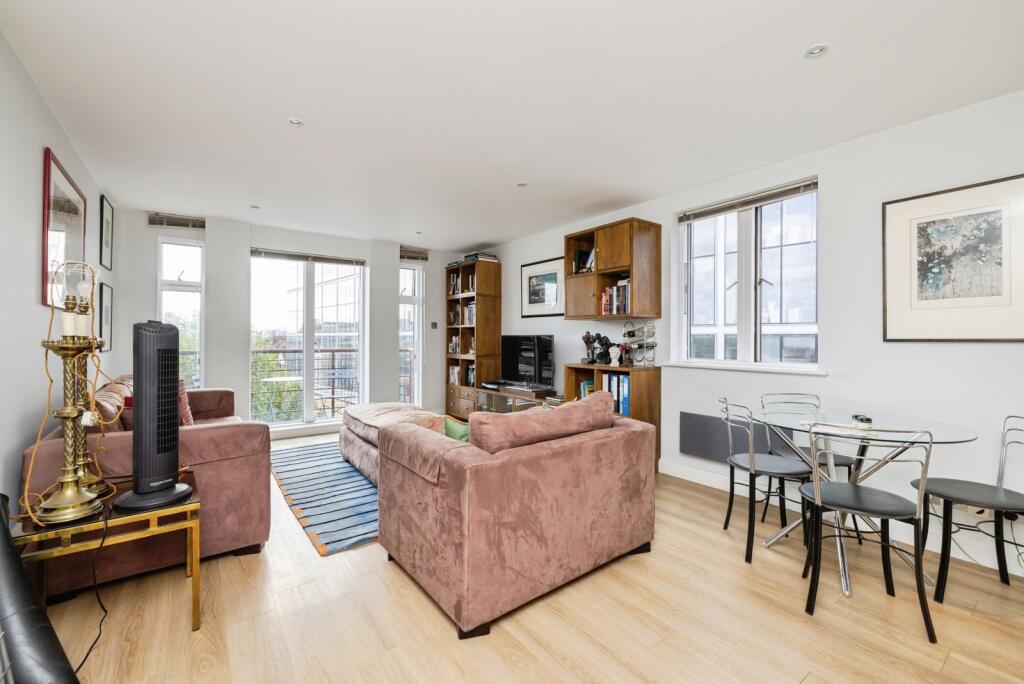 2 bed Apartment for rent in Stepney. From Stirling Ackroyd Sales - New Homes 2 bed Apartment for rent in Stepney. From Stirling Ackroyd Sales - New Homes