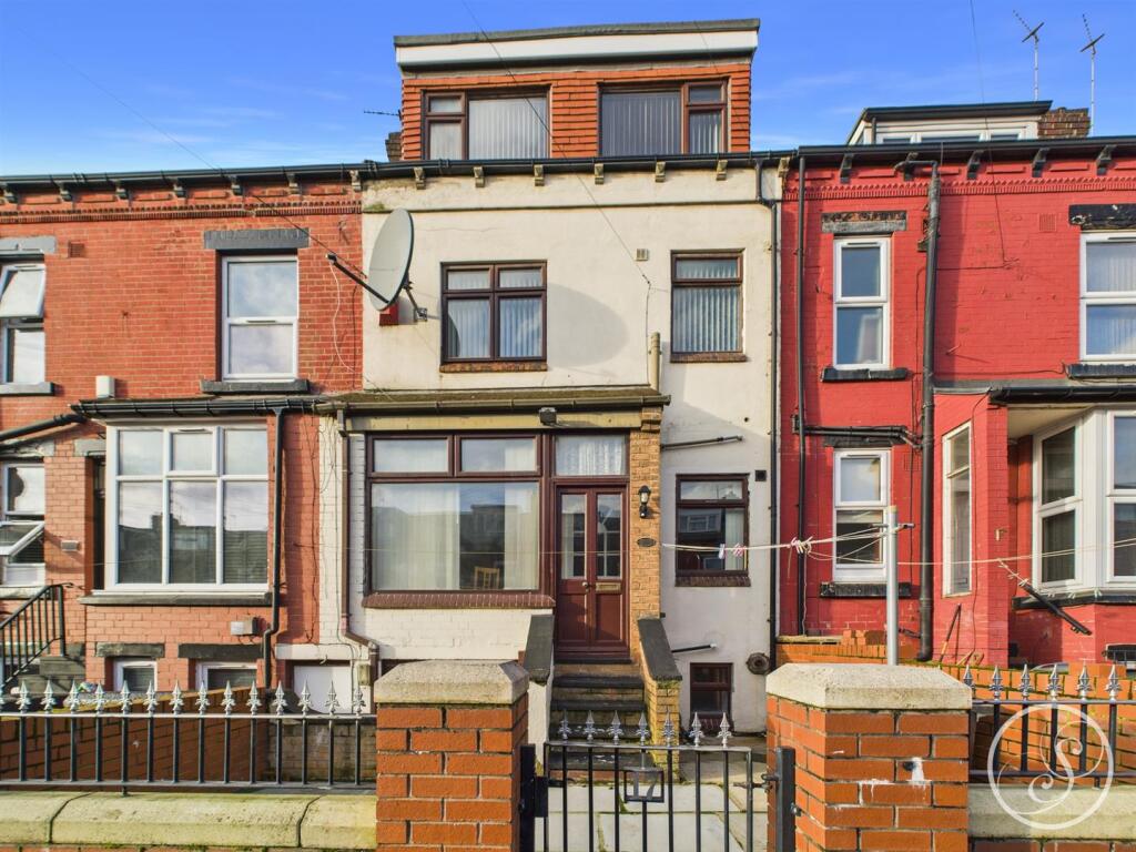 3 bed Mid Terraced House for rent in Leeds. From Stoneacre Properties - Chapel Allerton