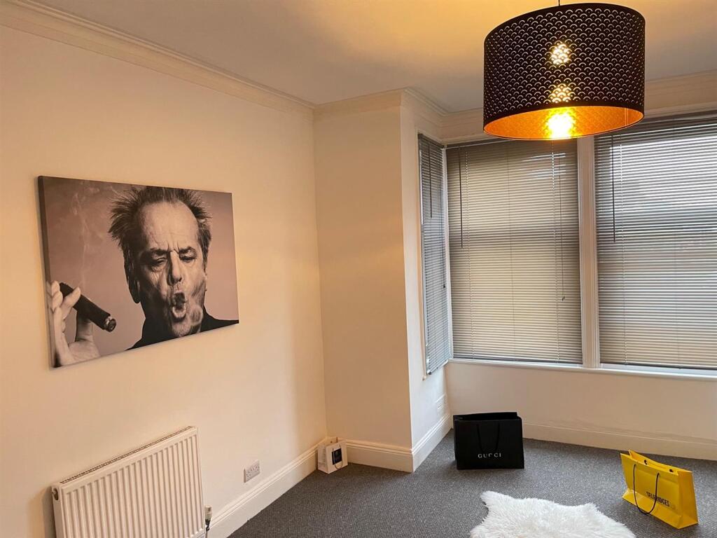 1 bed Apartment for rent in Scholes. From Stoneacre Properties - Chapel Allerton