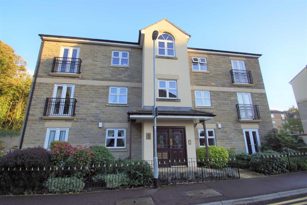 2 bed Apartment for rent in Pudsey. From Stoneacre Properties - Chapel Allerton