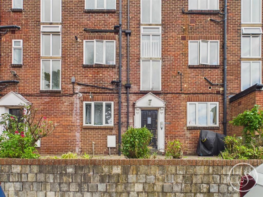 1 bed 1st Floor Flat for rent in Shadwell. From Stoneacre Properties - Chapel Allerton