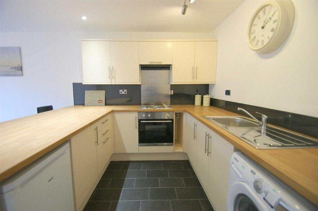 2 bed 1st Floor Flat for rent in Shadwell. From Stoneacre Properties - Chapel Allerton 2 bed 1st Floor Flat for rent in Shadwell. From Stoneacre Properties - Chapel Allerton