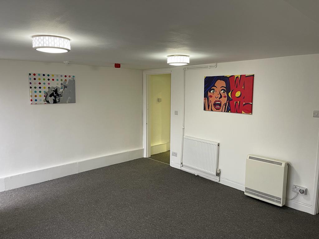 1 bed 1st Floor Flat for rent in Scholes. From Stoneacre Properties - Chapel Allerton