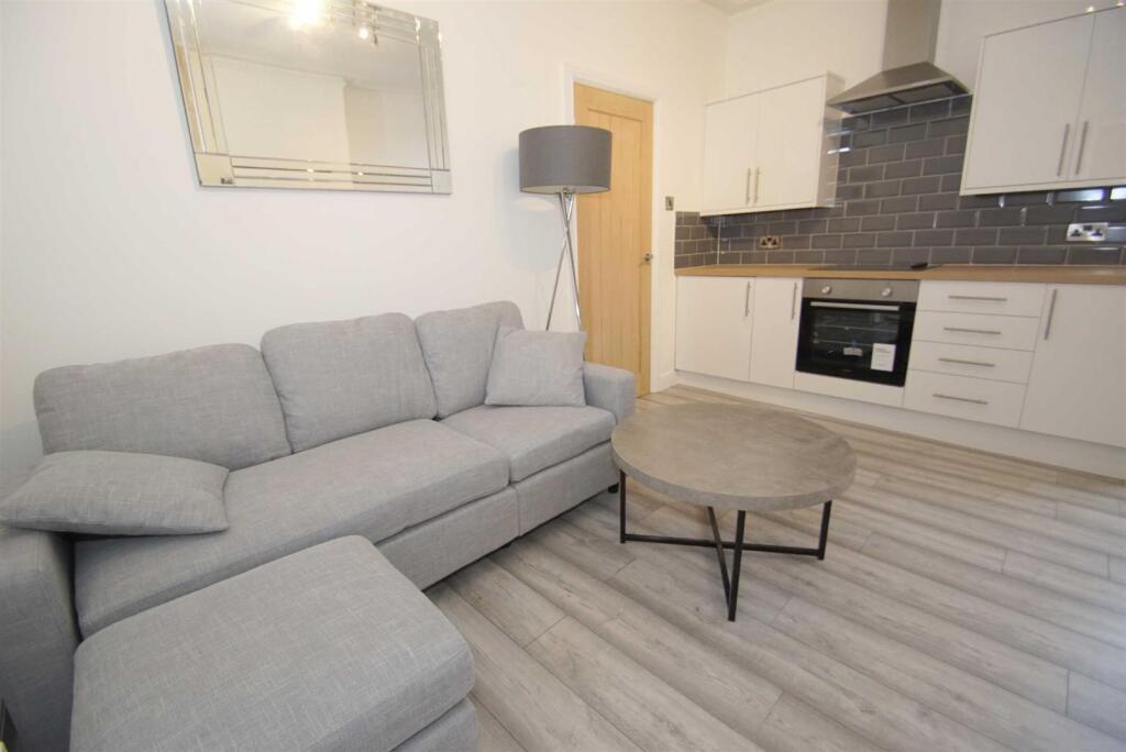 1 bed 1st Floor Flat for rent in Leeds. From Stoneacre Properties - Chapel Allerton