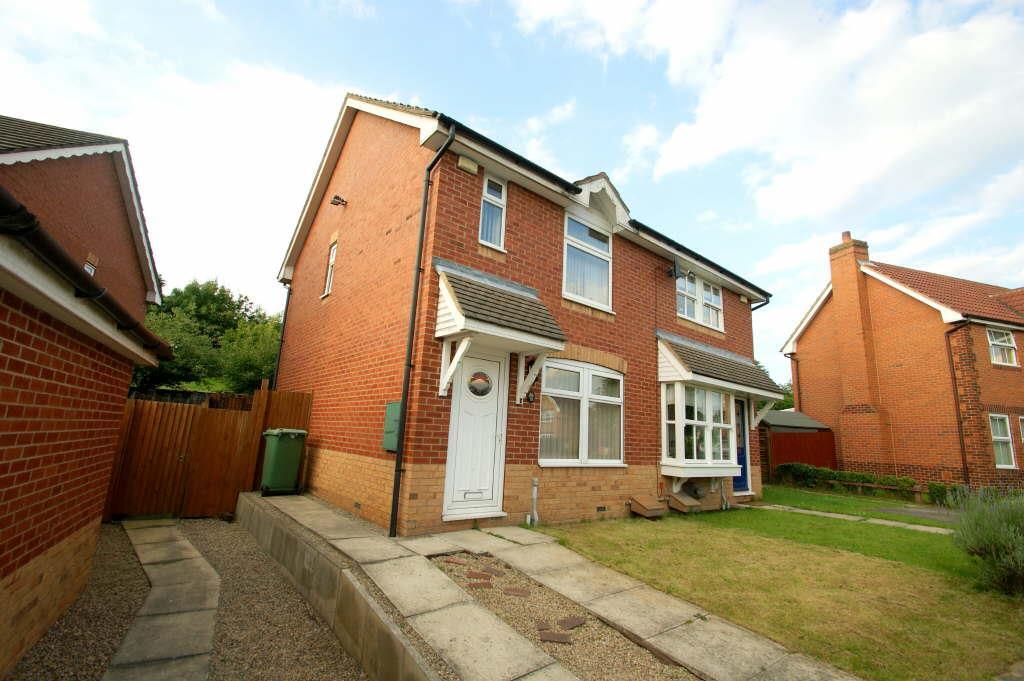2 bed Town House for rent in Leeds. From Stoneacre Properties - Whitkirk