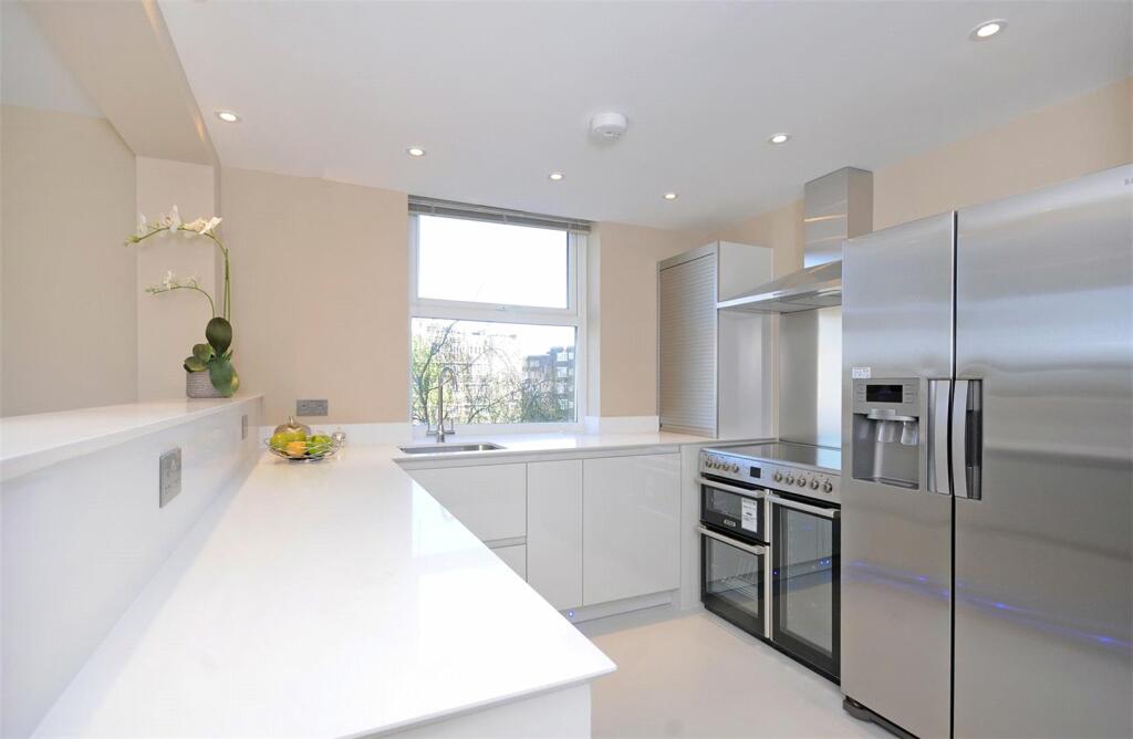 3 bed Apartment for rent in London. From Stones Residential - Belsize Park