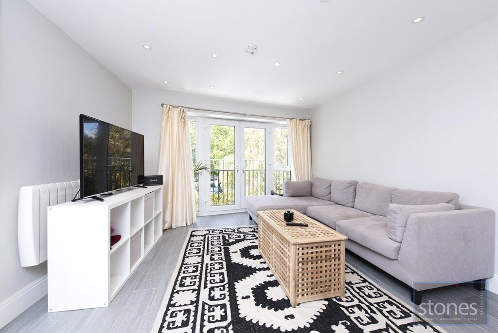 3 bed Apartment for rent in Camden Town. From Stones Residential - Belsize Park
