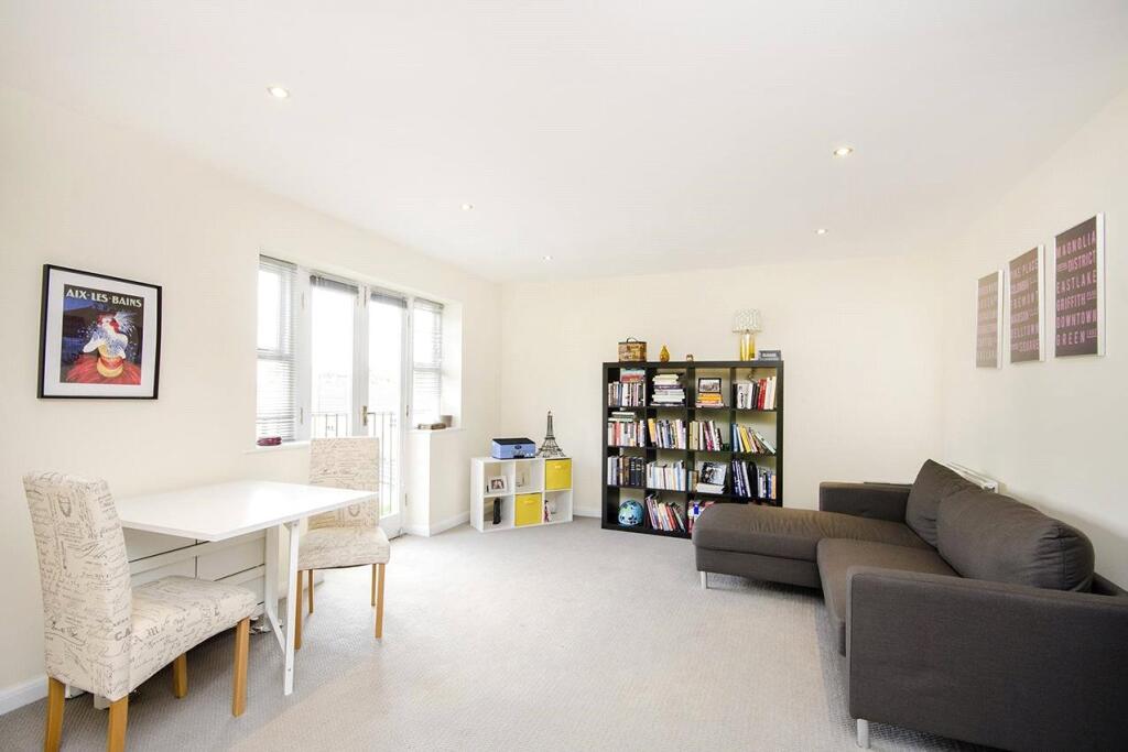 2 bed Apartment for rent in Camden Town. From Stones Residential - Belsize Park