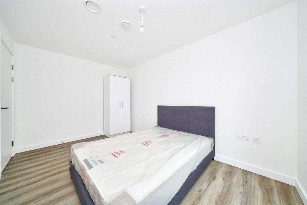 1 bed Apartment for rent in Luton. From Strawberry Star - SW8