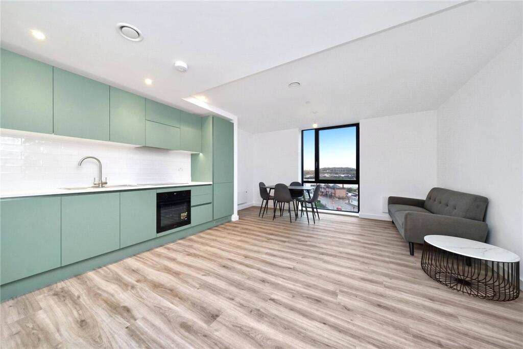 1 bed Apartment for rent in Luton. From Strawberry Star - SW8