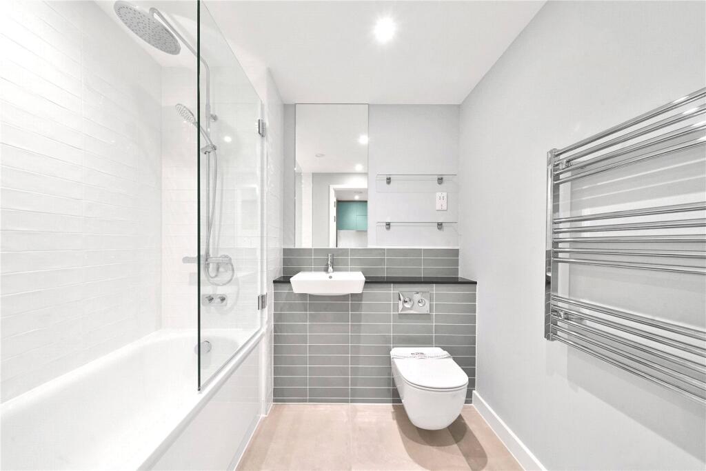 4 bed Apartment for rent in Luton. From Strawberry Star - SW8 4 bed Apartment for rent in Luton. From Strawberry Star - SW8