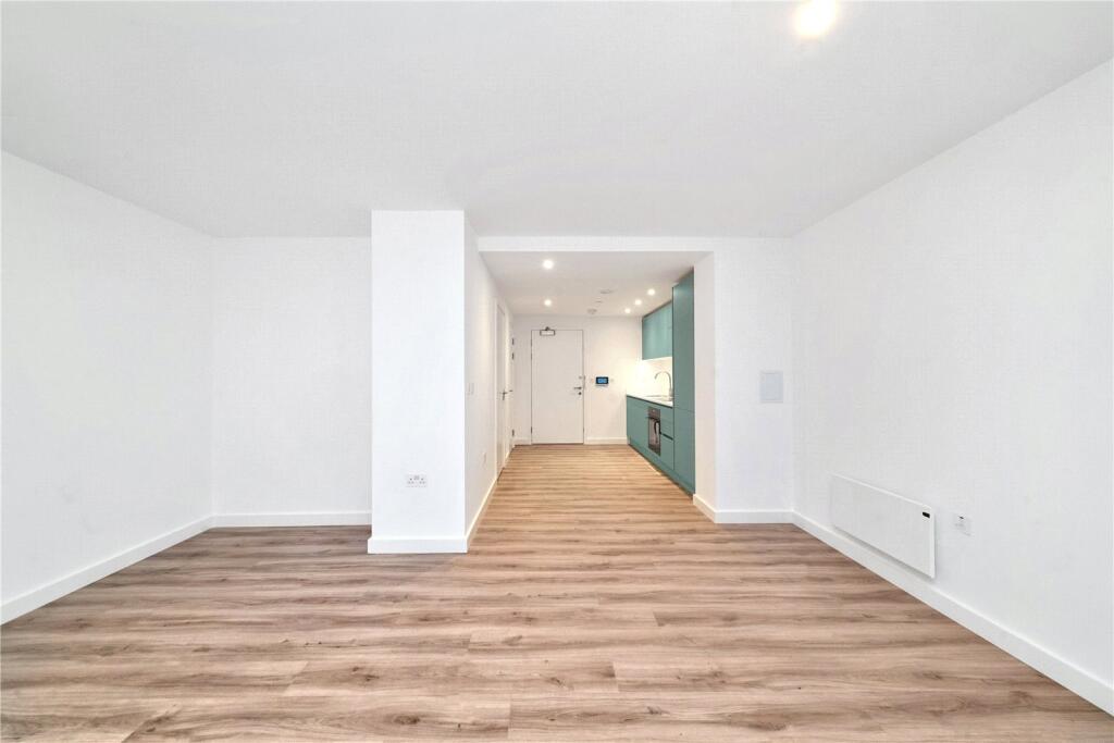 0 bed Apartment for rent in Luton. From Strawberry Star - SW8