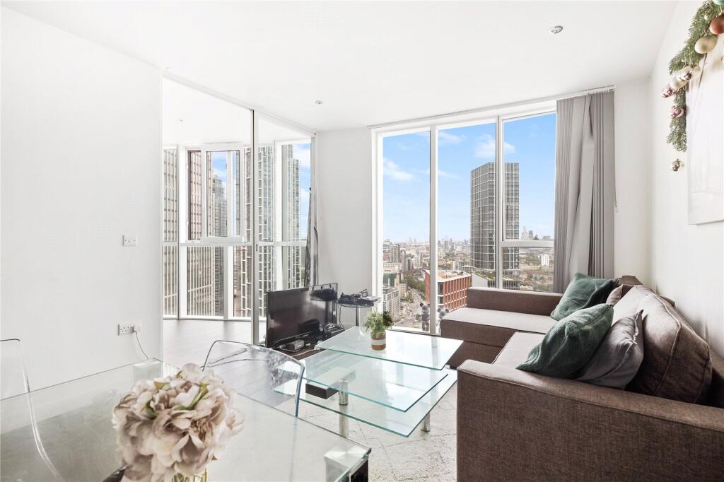 2 bed Apartment for rent in London. From Strawberry Star - SW8