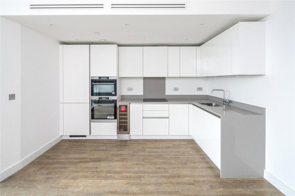 1 bed Apartment for rent in Clapham. From Strawberry Star - SW8